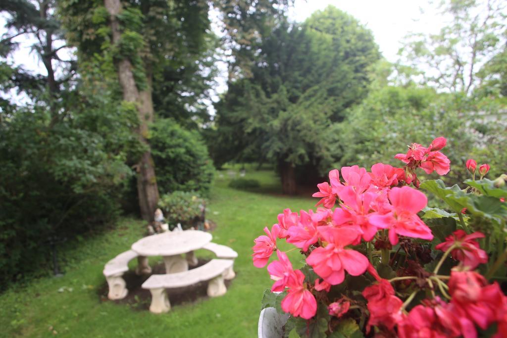 Bed and Breakfast La Cabane du Canada à Orléans Extérieur photo
