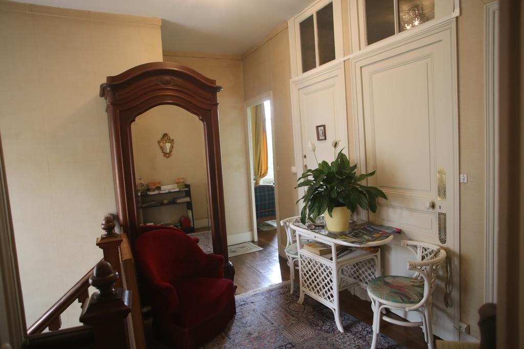 Bed and Breakfast La Cabane du Canada à Orléans Extérieur photo