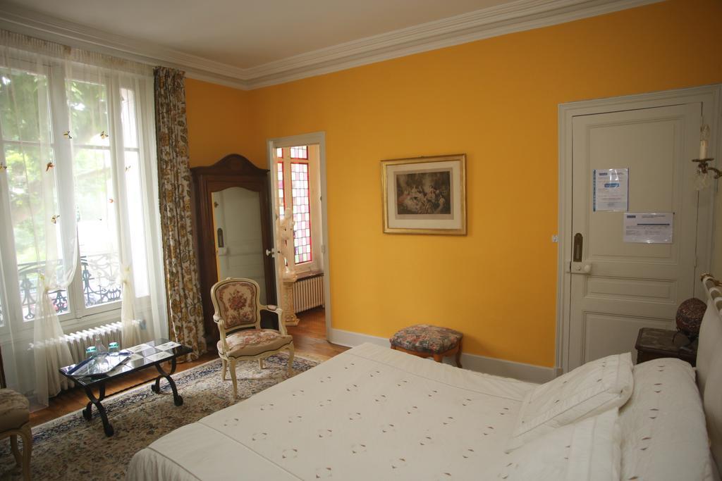 Bed and Breakfast La Cabane du Canada à Orléans Chambre photo