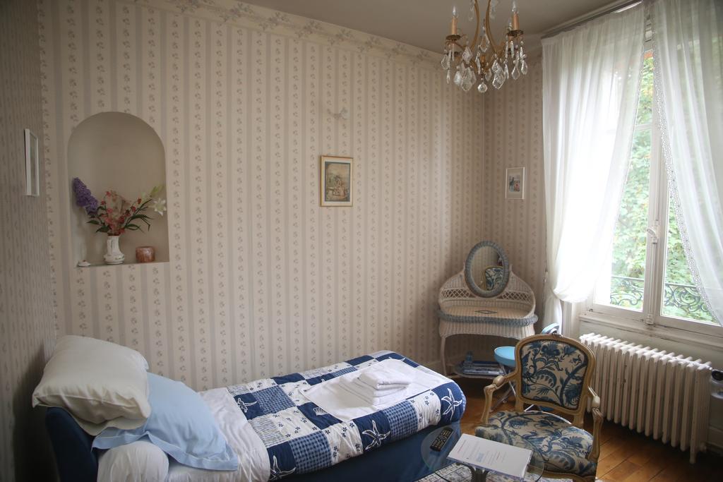Bed and Breakfast La Cabane du Canada à Orléans Extérieur photo