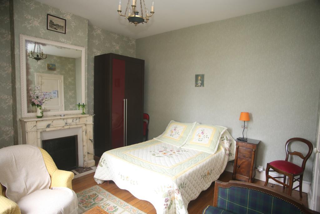 Bed and Breakfast La Cabane du Canada à Orléans Chambre photo